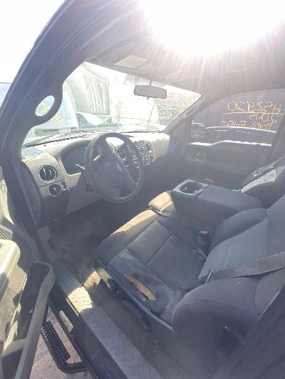 2005 Ford F-150 Location - Large Trucks & Vans - Row 37 - Stock # H52920