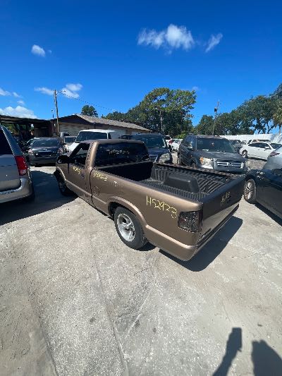 2003 Chevrolet S-10 Location - GM - Row 25 - Stock # H52923