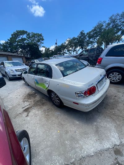 2005 Kia Amanti Location - Imports - Row 22 - Stock # H52951