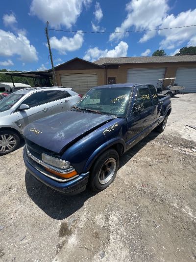2000 Chevrolet S-10 Location - GM - Row 26 - Stock # H52946