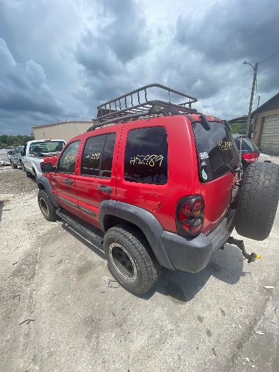 2004 Jeep Liberty Location - Chrysler - Row 47 - Stock # H52989