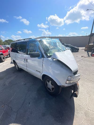 2000 GMC Safari Passenger Location - Large Trucks & Vans - Row 16 - Stock # H53021