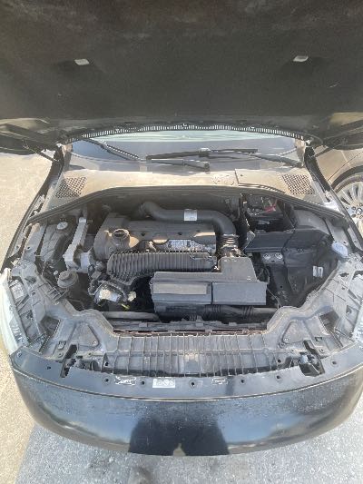 2014 Volvo S60 T5 FWD 4D Sedan 2.5 5cyl. Gasoline Location - Imports - Row 23 - Stock # H52667