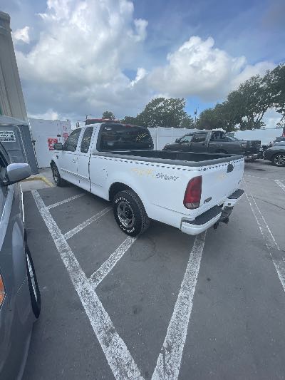 2003 Ford F-150 Location - Large Trucks & Vans - Row 14 - Stock # H53035