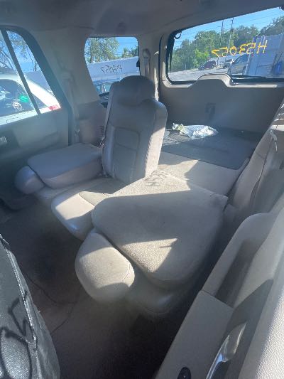 2004 Ford Expedition Location - Large Trucks & Vans - Row 18 - Stock # H53057