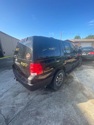 2004 Ford Expedition Location - Large Trucks & Vans - Row 18 - Stock # H53057