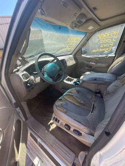 2002 Ford Expedition Location - Large Trucks & Vans - Row 15 - Stock # H53068