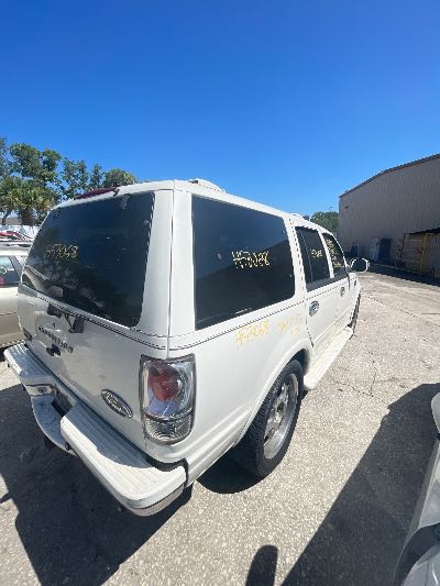 2002 Ford Expedition Location - Large Trucks & Vans - Row 15 - Stock # H53068