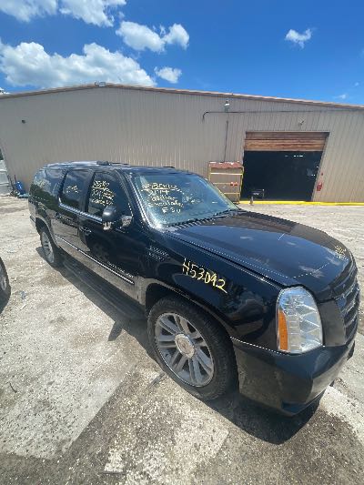 2014 Cadillac Escalade ESV Location - Large Trucks & Vans - Row 17 - Stock # H53092