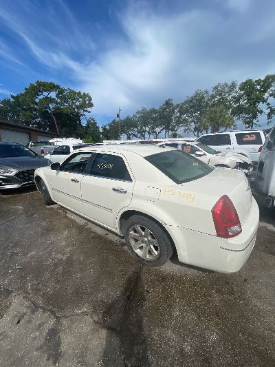2006 Chrysler 300 Location - Chrysler - Row 38 - Stock # H53101