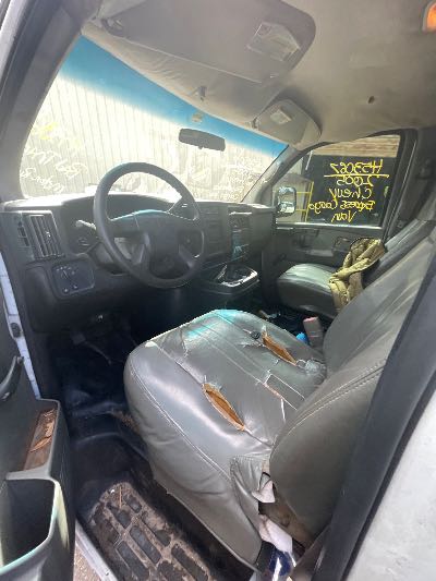 2005 Chevrolet Express Cargo Van Location - Large Trucks & Vans - Row 21 - Stock # H53067
