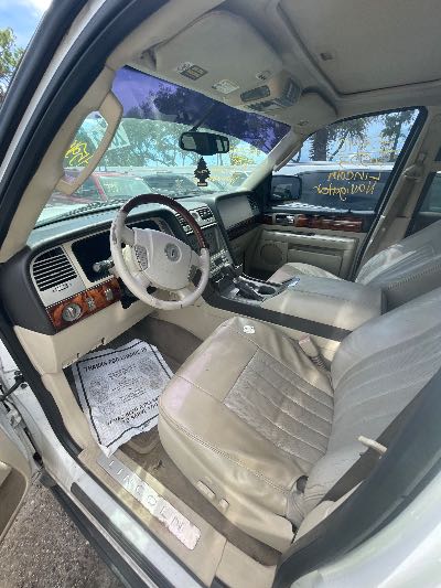 2003 Lincoln Navigator Location - Large Trucks & Vans - Row 18 - Stock # H53140