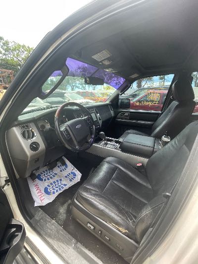 2007 Ford Expedition EL Location - Large Trucks & Vans - Row 18 - Stock # H53141
