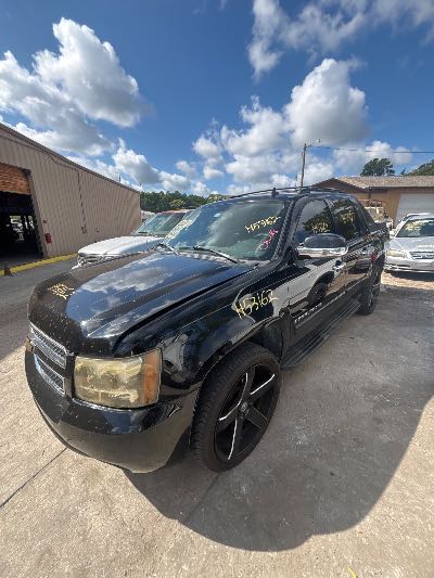 2008 Chevrolet Avalanche Location - Large Trucks & Vans - Row 17 - Stock # H53162