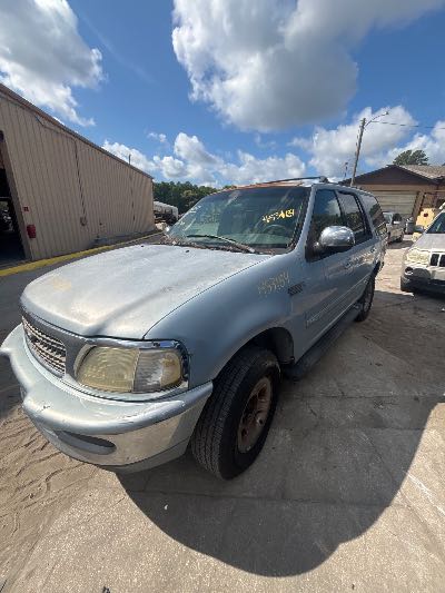 1998 Ford Expedition Location - Large Trucks & Vans - Row 19 - Stock # H53164