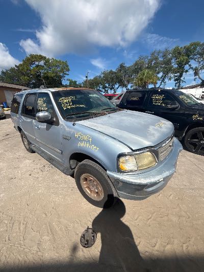 1998 Ford Expedition Location - Large Trucks & Vans - Row 19 - Stock # H53164