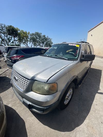 2005 Ford Expedition Location - Large Trucks & Vans - Row 20 - Stock # H53190