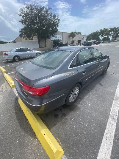 2011 Hyundai Azera Location - Imports - Row 46 - Stock # H53203