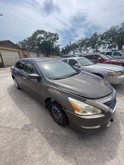 2014 Nissan Altima Location - Imports - Row 44 - Stock # H53252
