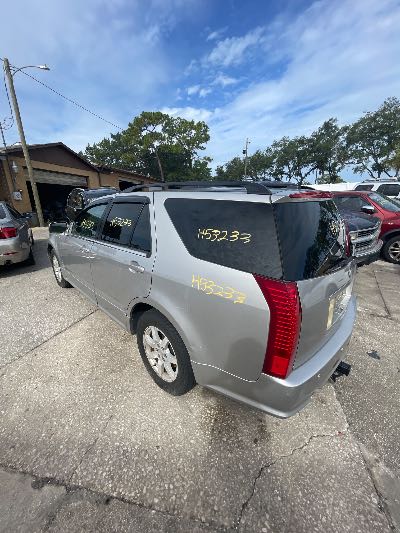 2006 Cadillac SRX Location - GM - Row 30 - Stock # H53233