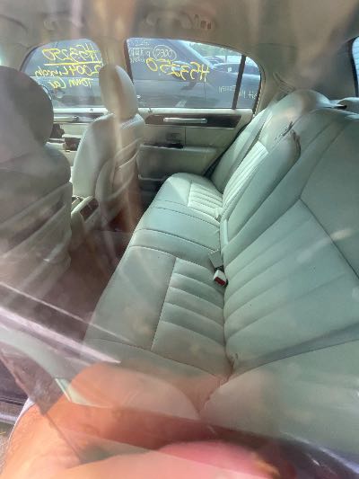 2004 Lincoln Town Car Location - Ford - Row 26 - Stock # H53250