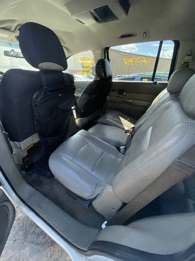 2006 Dodge Durango Location - Large Trucks & Vans - Row 22 - Stock # H53358