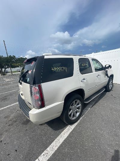 2011 GMC Yukon Location - Large Trucks & Vans - Row 24 - Stock # H53374