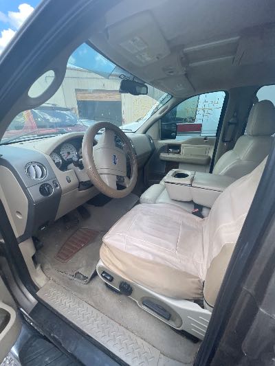 2004 Ford F-150 Location - Large Trucks & Vans - Row 24 - Stock # H53338
