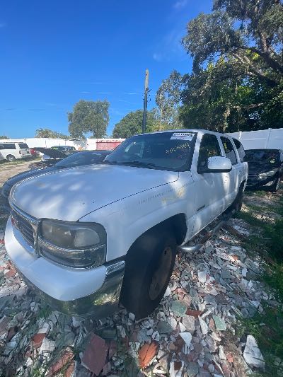 2002 GMC Yukon Location - Large Trucks & Vans - Row 28 - Stock # H53199