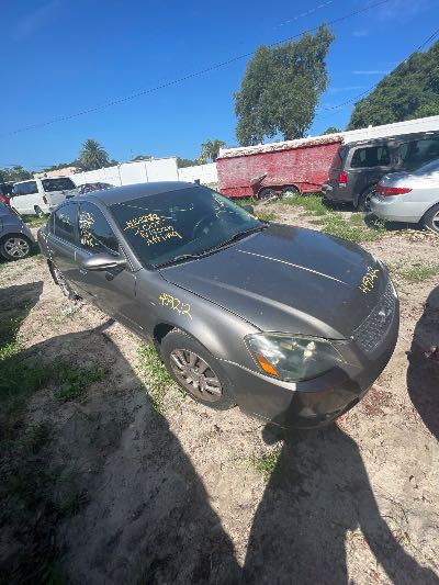 2005 Nissan Altima Location - Imports - Row 5 - Stock # H53212