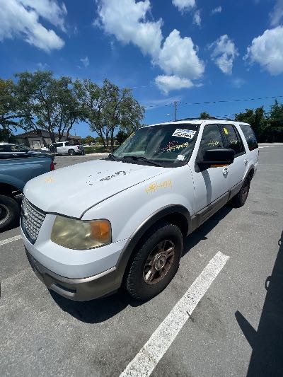 2003 Ford Expedition Location - Large Trucks & Vans - Row 23 - Stock # H53409