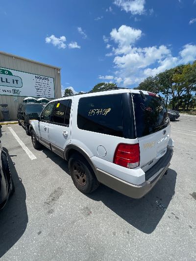 2003 Ford Expedition Location - Large Trucks & Vans - Row 23 - Stock # H53409