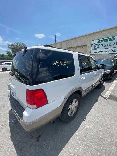 2003 Ford Expedition Location - Large Trucks & Vans - Row 23 - Stock # H53409
