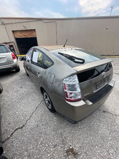 2006 Toyota Prius Location - Imports - Row 6 - Stock # H53424