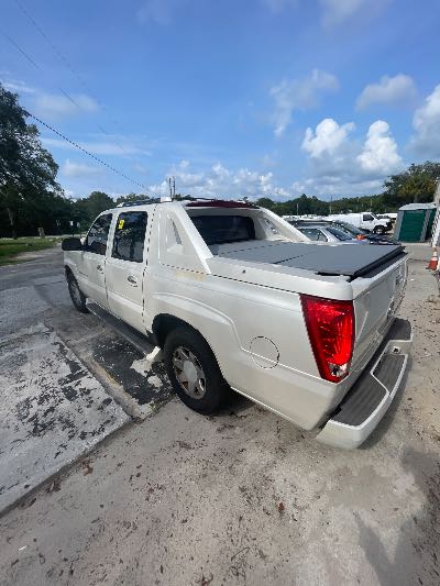 2003 Cadillac Escalade EXT Location - Large Trucks & Vans - Row 24 - Stock # H53398