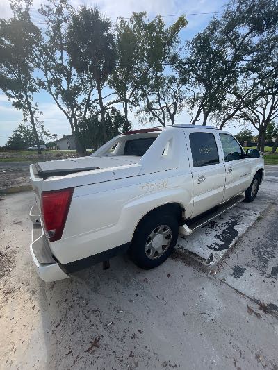 2003 Cadillac Escalade EXT Location - Large Trucks & Vans - Row 24 - Stock # H53398