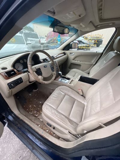 2005 Ford Five Hundred Location - Ford - Row 28 - Stock # H53493