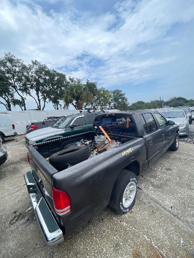 2000 Dodge Dakota Location - Large Trucks & Vans - Row 25 - Stock # H53481