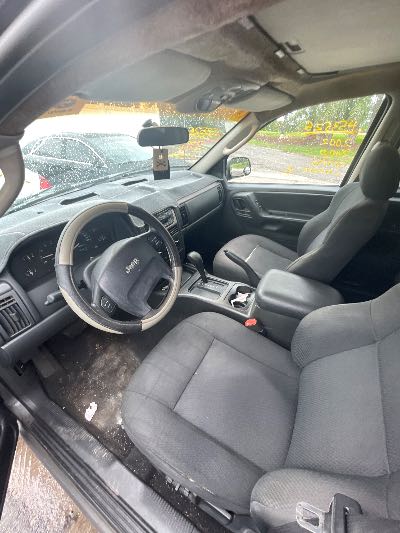 2002 Jeep Grand Cherokee Location - Chrysler - Row 43 - Stock # H53526