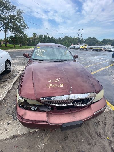 2004 Lincoln Town Car Location - Ford - Row 28 - Stock # H53529