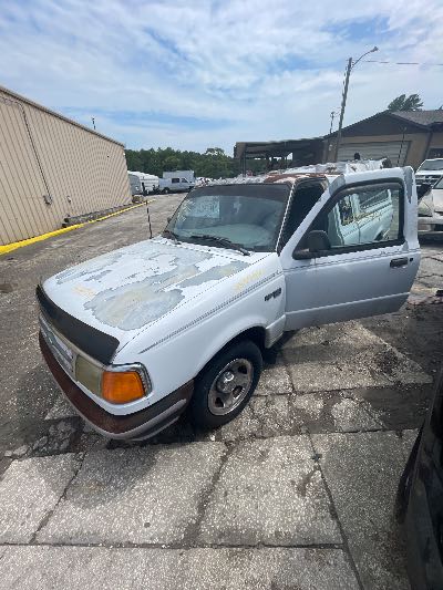 1995 Ford Ranger Location - Ford - Row 27 - Stock # H53544