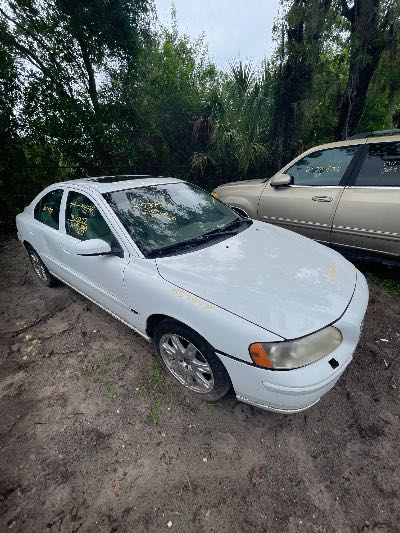 2005 Volvo S60 Location - Imports - Row 29 - Stock # H53477