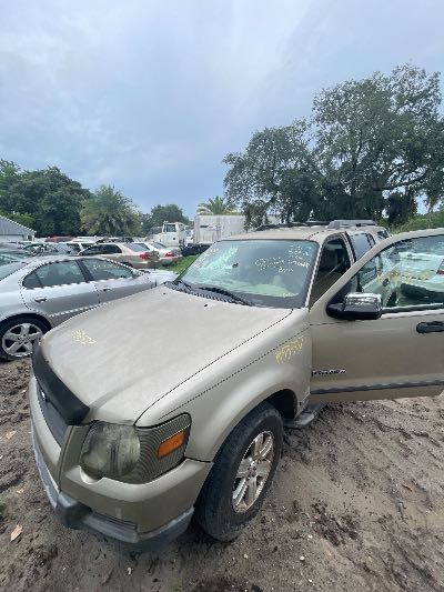 2006 Ford Explorer Location - Ford - Row 27 - Stock # H53507