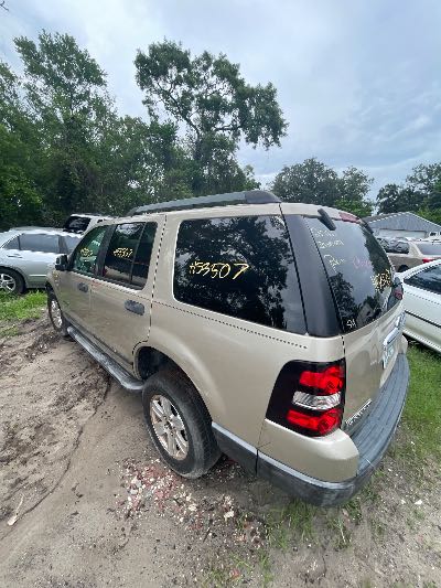 2006 Ford Explorer Location - Ford - Row 27 - Stock # H53507