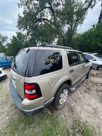 2006 Ford Explorer Location - Ford - Row 27 - Stock # H53507