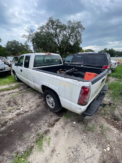 2003 Chevrolet Silverado 1500 Location - Large Trucks & Vans - Row 29 - Stock # H53454