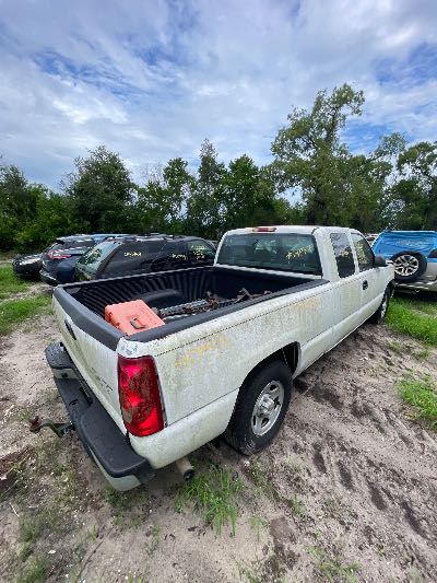 2003 Chevrolet Silverado 1500 Location - Large Trucks & Vans - Row 29 - Stock # H53454