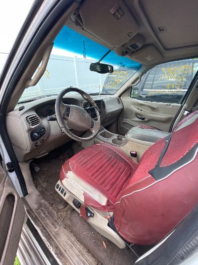 2001 Ford Expedition Location - Large Trucks & Vans - Row 29 - Stock # H53447