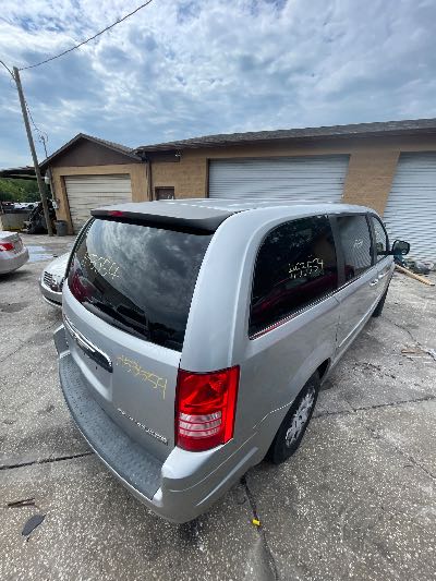 2009 Chrysler Town & Country Location - Chrysler - Row 44 - Stock # H53554