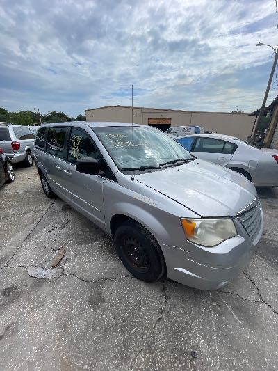 2009 Chrysler Town & Country Location - Chrysler - Row 44 - Stock # H53554